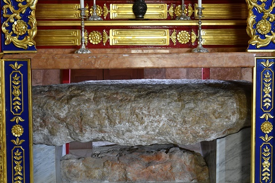 autel eglise st sauveur pierre du tombeau du christ