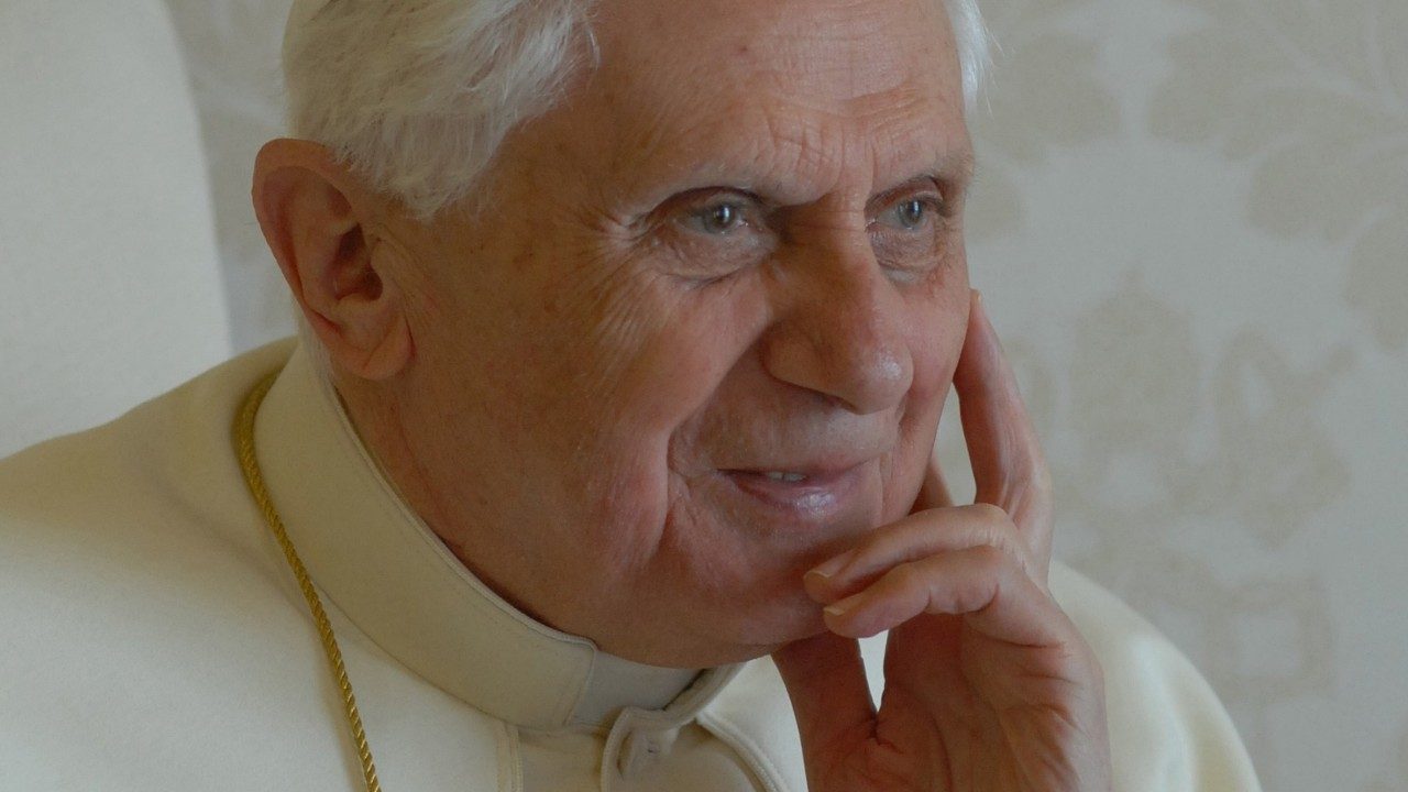 mort du pape émérite Benoit